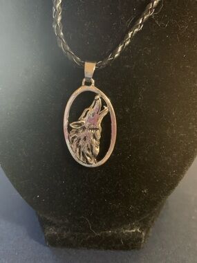 Silver Wolf Head Pendant Necklace - Women Jewelry